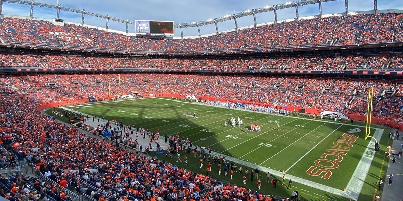 Broncos vs L.A. Rams  Empower Field at Mile High